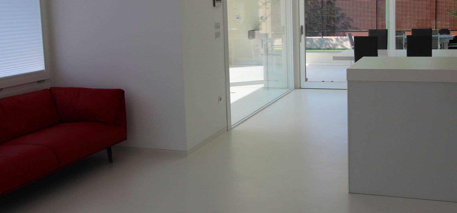 pavimento-abitazione-resina-epossidica-poliuretana-rivestimento-cementizio-giesse-service-salotto pavimento-abitazione-resina-epossidica-poliuretana-rivestimento-cementizio-giesse-service-salotto