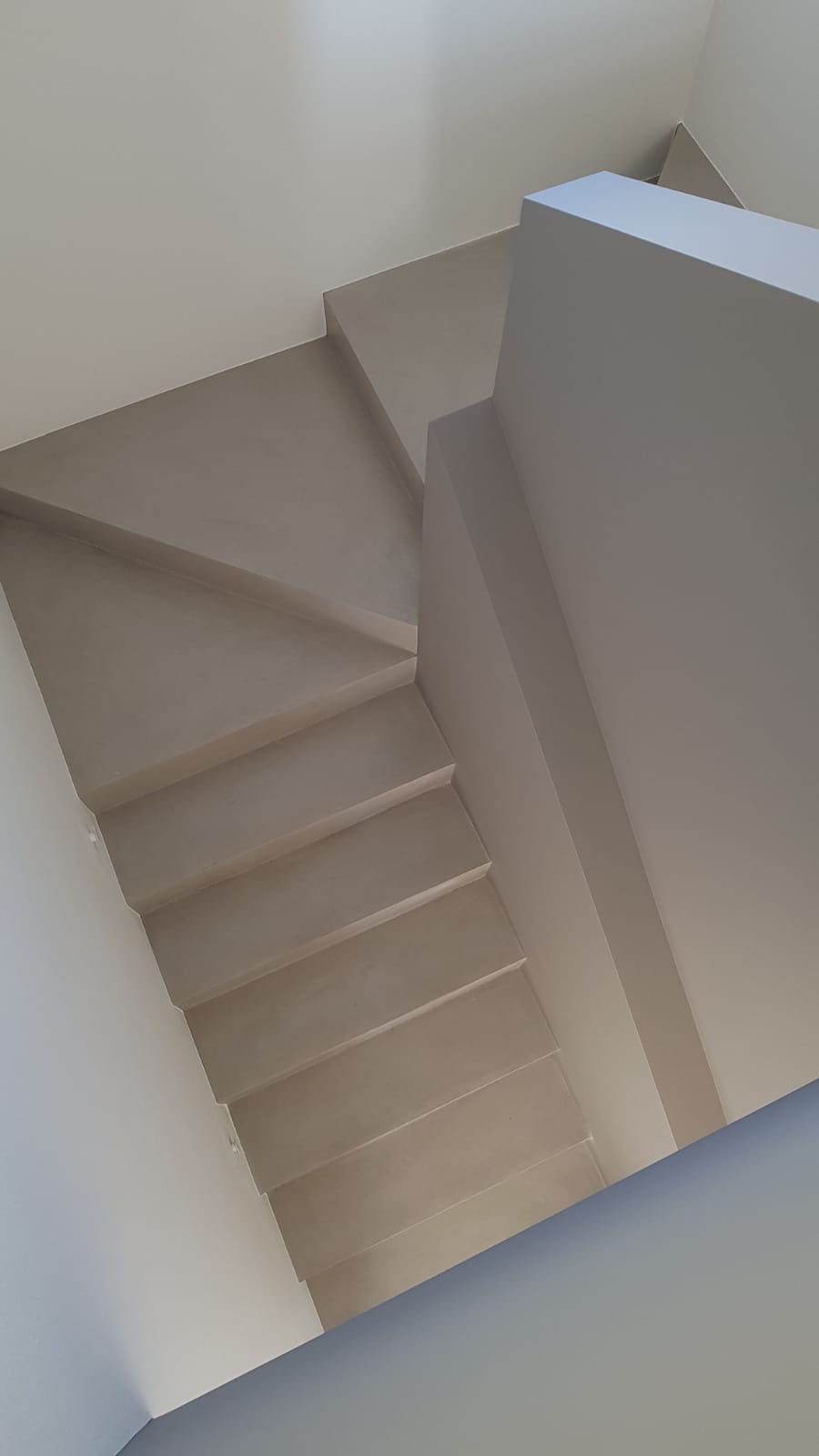 scala resina rivestimento casa
