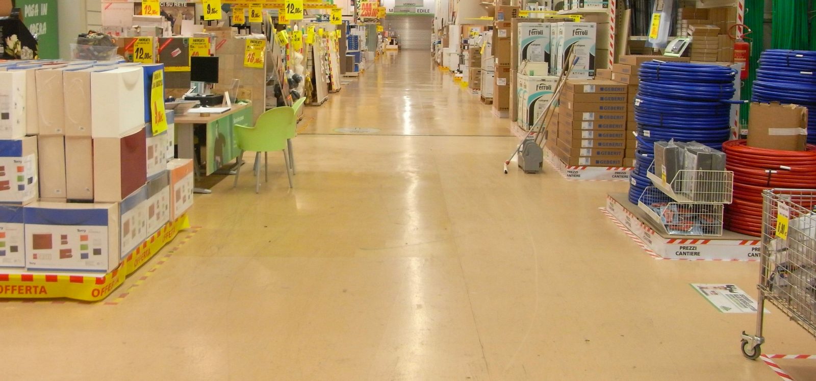 lavaggio-pulizia-fondo-pavimentazione-nuovo-vecchio-recupero-caratteristiche-superfici-giesse-service lavaggio-pulizia-fondo-pavimentazione-nuovo-vecchio-recupero-caratteristiche-superfici-giesse-service